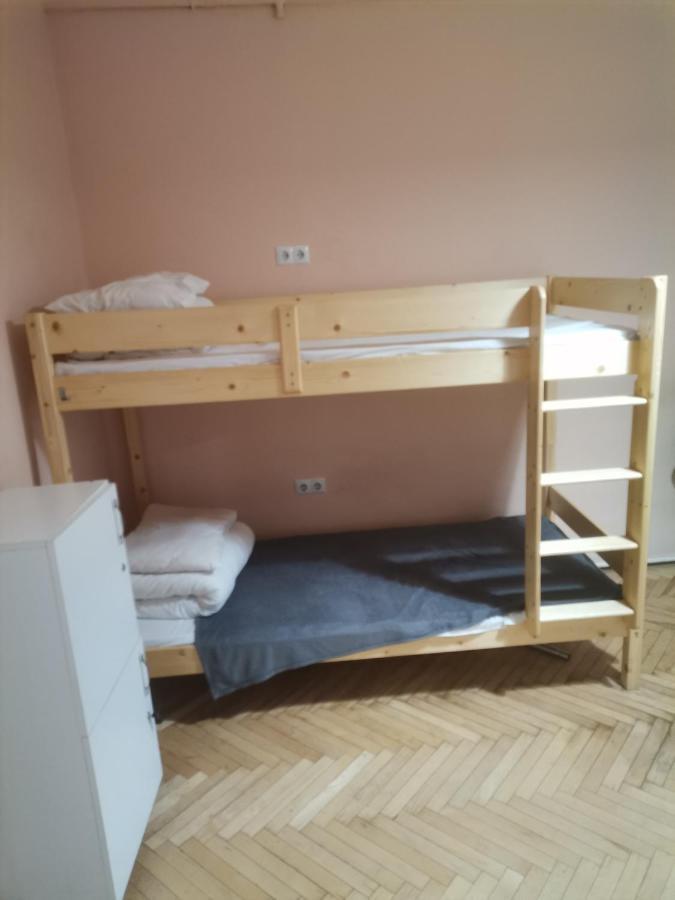 Free People Hostel Лвив Екстериор снимка