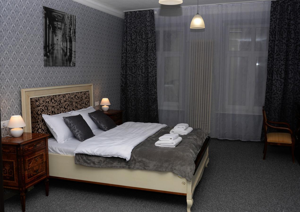 Free People Hostel Лвив Екстериор снимка