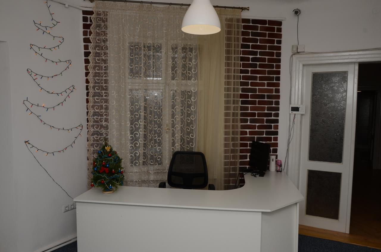 Free People Hostel Лвив Екстериор снимка