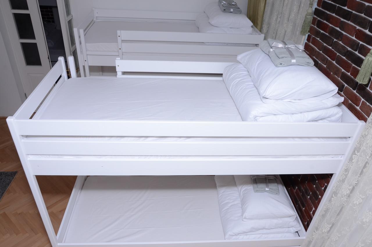 Free People Hostel Лвив Екстериор снимка